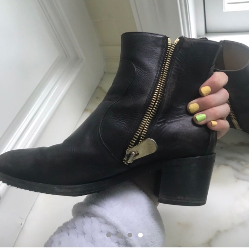 chanel ankle boots - Picture 3 of 4